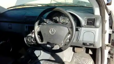 Veicolo di demolizione mercedes-benz clase ml (bm 163) m112942 dell'anno 1997 alimentato m112942