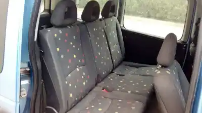 Здавання транспортного засобу mercedes-benz vaneo (bm 414) compact van om668914 року 2002 потужний om668914