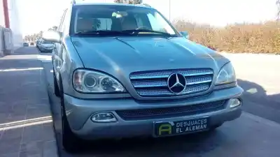 Veicolo di demolizione MERCEDES-BENZ CLASE ML (BM 163) OM612963 dell'anno 2005 alimentato OM612963
