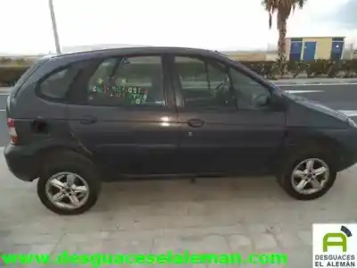 Sloopvoertuig renault scenic rx4 (ja0) f9q van het jaar 2000 aangedreven f9q