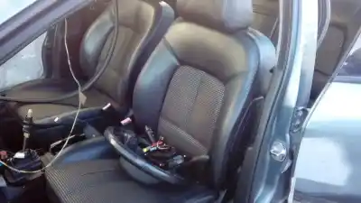 Здавання транспортного засобу peugeot 407 sw rhrdw10bted4 року 2005 потужний rhrdw10bted4