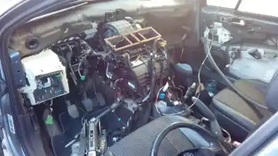 Здавання транспортного засобу peugeot 407 sw rhrdw10bted4 року 2005 потужний rhrdw10bted4