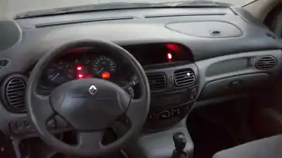 Здавання транспортного засобу renault scenic (ja..) f9q року 2002 потужний f9q