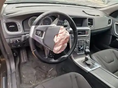 Hurda Aracı volvo s60 ii (134) drive / d2 yılın 2011 güçlü d4162t