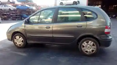 Scrapping Vehicle renault scenic (ja..) f9q of the year 2002 powered f9q