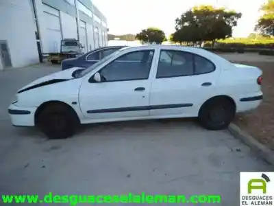 Veicolo di demolizione renault megane i fase 2 classic (la..) k4j dell'anno 2001 alimentato k4j
