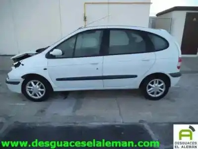 Scrapping Vehicle renault scenic (ja..) f9q of the year 2003 powered f9q