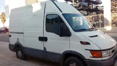 Veículo de Sucata iveco daily furgón 8140.43c do ano 2000 alimentado 8140.43c