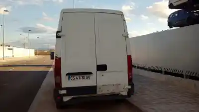 Veículo de Sucata iveco daily furgón 8140.43c do ano 2000 alimentado 8140.43c