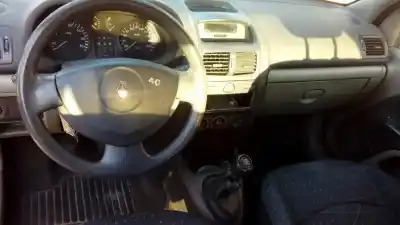 Здавання транспортного засобу renault clio ii fase ii (b/cb0) k9k a7 року 2003 потужний k9k