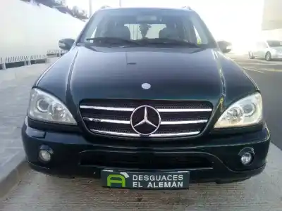 Veicolo di demolizione MERCEDES-BENZ CLASE ML (BM 163) OM628963 dell'anno 2002 alimentato OM628963