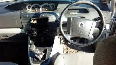 Veículo de Sucata ssangyong rodius d/d27dt do ano 2007 alimentado d27dt