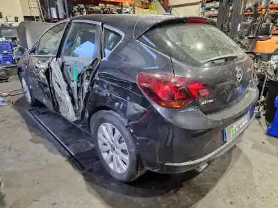 Vehicul casat opel astra j berlina 5p a20dth al anului 2014 alimentat a20dth