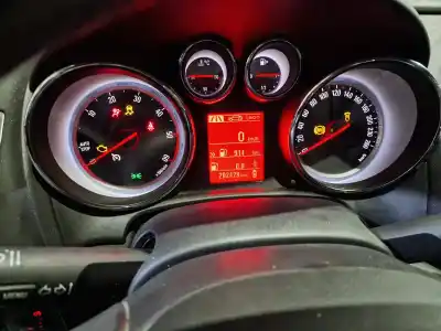 Vehicul casat opel astra j berlina 5p a20dth al anului 2014 alimentat a20dth