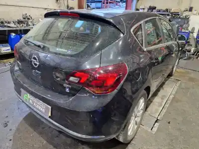 Vehicul casat opel astra j berlina 5p a20dth al anului 2014 alimentat a20dth