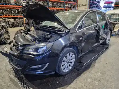 Veicolo di demolizione OPEL ASTRA J BERLINA 5P A20DTH dell'anno 2014 alimentato A20DTH