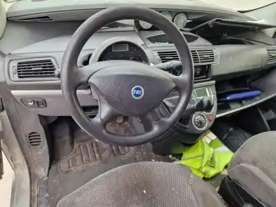 Здавання транспортного засобу fiat ulysse (179_) 2.2 jtd року 2004 потужний 4hw