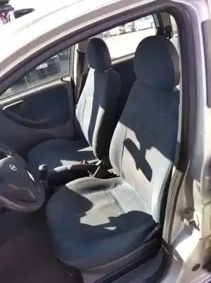 Здавання транспортного засобу opel corsa c g-z12xe року 2001 потужний z12xe