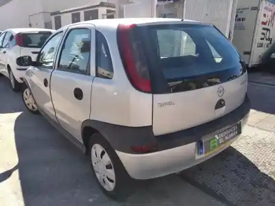Здавання транспортного засобу opel corsa c g-z12xe року 2001 потужний z12xe