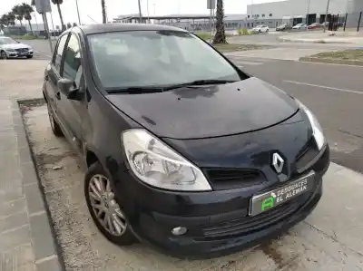 Vehículo de desguace RENAULT CLIO III  del año 2007 con motor K4J G7