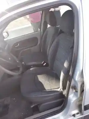 Здавання транспортного засобу renault clio ii fase ii (b/cb0) d4f року 2002 потужний d4f b7