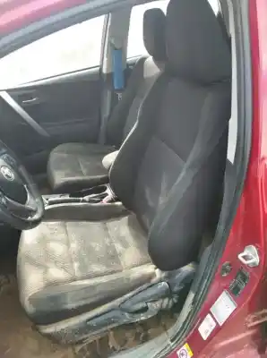 Scrapping Vehicle toyota auris (e18) 2zr of the year 2013 powered 2zr