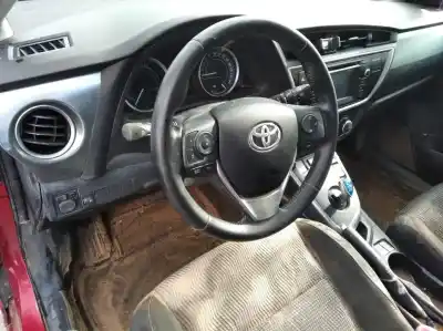 Scrapping Vehicle toyota auris (e18) 2zr of the year 2013 powered 2zr