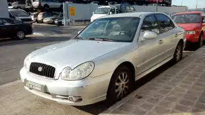 Vehículo de desguace HYUNDAI SONATA (EF)  del año 2004 con motor G4JPEG