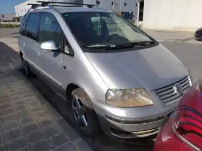 Здавання транспортного засобу VOLKSWAGEN SHARAN (7M6/7M9)  року 2004 потужний AUY