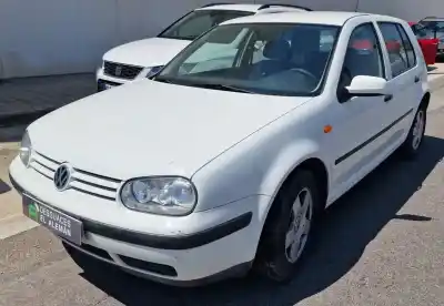 Здавання транспортного засобу VOLKSWAGEN GOLF IV BERLINA (1J1)  року 1998 потужний AKL