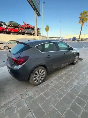 Veículo de Sucata opel astra j berlina 5p a20dth do ano 2011 alimentado a20dth