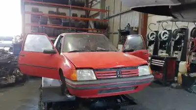 Veicolo di demolizione PEUGEOT 205 BERLINA  dell'anno 1990 alimentato 1G1E
