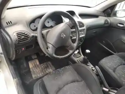 Здавання транспортного засобу peugeot 206 2.0 hdi-rhy року 2004 потужний rhy