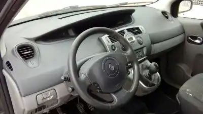 Sloopvoertuig renault scenic ii (jm) f9q van het jaar 2005 aangedreven f9q
