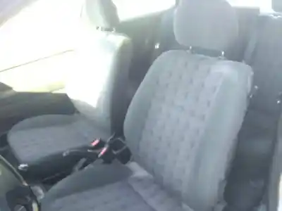 Здавання транспортного засобу opel astra g berlina g-z16xe року 2002 потужний z16xe