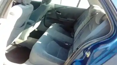 Sloopvoertuig renault laguna ii (bg0) f9q van het jaar 2002 aangedreven f9q