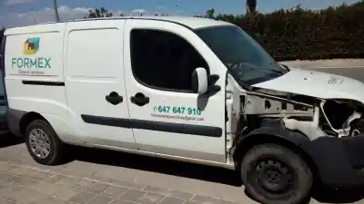 Véhicule à la ferraille fiat i doblò (223) cargo 182b9000 de l'année 2006 alimenté 182b9000