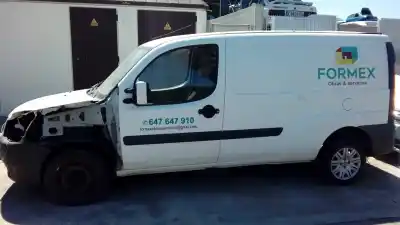 Véhicule à la ferraille fiat i doblò (223) cargo 182b9000 de l'année 2006 alimenté 182b9000