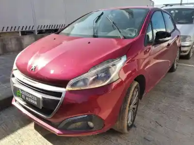Vehículo de desguace PEUGEOT 208  del año 2016 con motor HM01