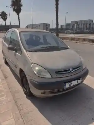 Véhicule à la ferraille CITROEN XSARA PICASSO (N68)  de l'année 2006 alimenté RHY