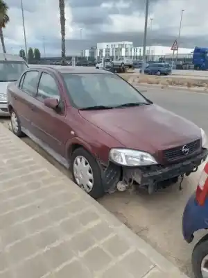 Véhicule à la ferraille OPEL ASTRA G SEDÁN (T98)  de l'année 2000 alimenté Y20DTH