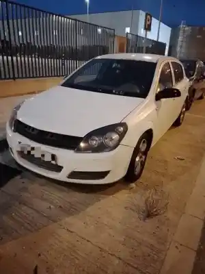 Véhicule à la ferraille OPEL ASTRA H BERLINA  de l'année 2006 alimenté 