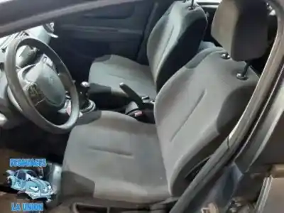 Здавання транспортного засобу citroen c4 berlina exclusive року 2006 потужний 9hydv6ted4
