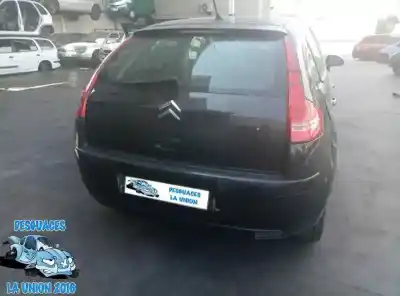 Véhicule à la ferraille citroen c4 berlina sx de l'année 2005 alimenté 