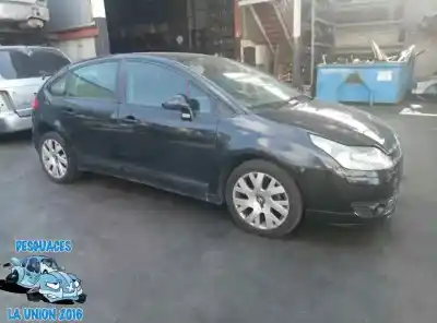Véhicule à la ferraille citroen c4 berlina sx de l'année 2005 alimenté 