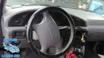 Veículo de Sucata kia carnival td ls do ano 2002 alimentado 