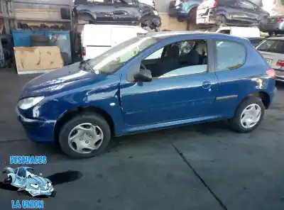 Veículo de Sucata peugeot 206 berlina xt do ano 2001 alimentado wjy