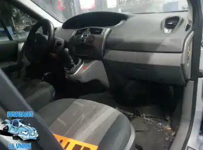 Veículo de Sucata renault scenic ii expression 101 cv / 74 kw do ano 2004 alimentado k9k728