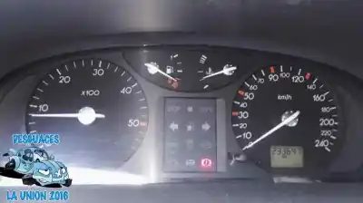 Veículo de Sucata renault laguna ii (bg0/1_) 1.9 dci do ano 2001 alimentado 