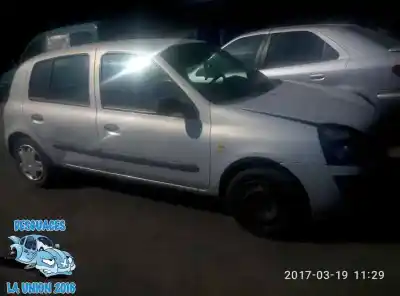 Здавання транспортного засобу RENAULT CLIO II FASE II (B/CB0) Societe Generique року 2003 потужний 
